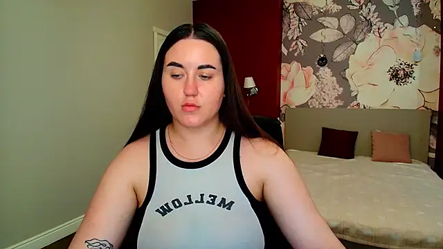 Roxie Bradley online show from June 18, 2026, 9:14 am
