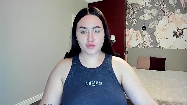 Roxie Bradley online show from February 4, 2026, 6:41 am