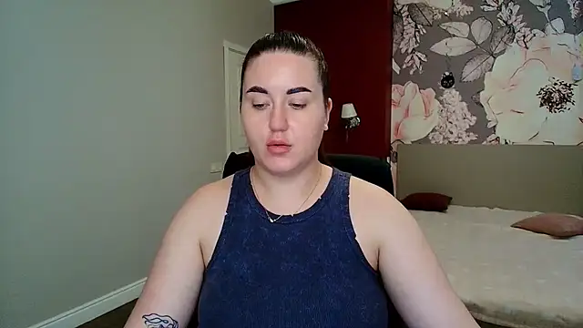 Roxie Bradley online show from June 17, 2026, 6:46 am
