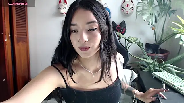 Snapshot of cat_salo chatting on April 23, 2026, 9:49 pm cat salo online show from April 23, 2026, 9:49 pm