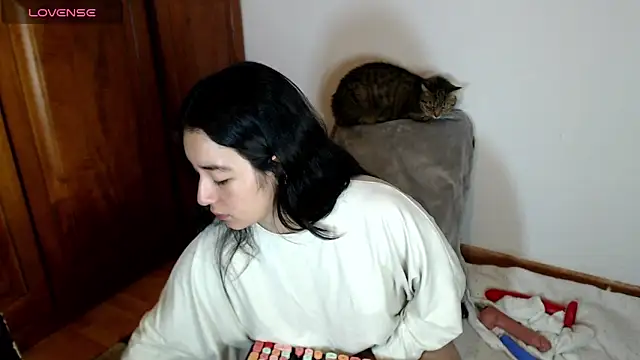 Snapshot of cat_salo chatting on October 5, 2025, 2:46 am cat salo online show from October 5, 2025, 2:46 am