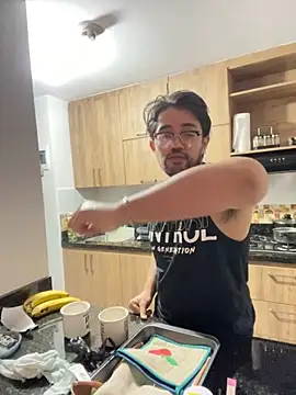 Im sophiie online show from September 26, 2025, 6:42 am