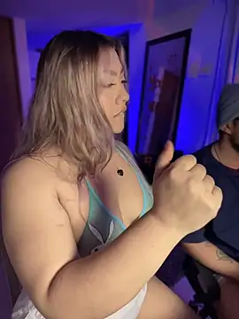 Im sophiie online show from November 7, 2025, 6:51 am