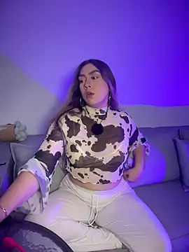 Im sophiie online show from June 26, 2026, 7:25 am