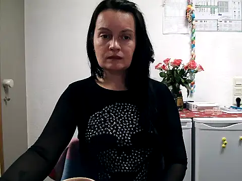 LoveNBloom online show from March 9, 2025, 6:32 pm