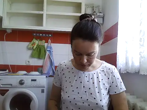 LoveNBloom online show from July 17, 2026, 3:31 pm