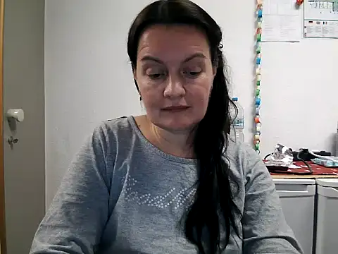 LoveNBloom online show from January 8, 2025, 8:07 pm