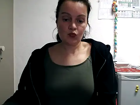 LoveNBloom online show from March 19, 2025, 6:55 pm