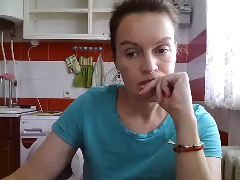 LoveNBloom online show from July 21, 2026, 4:52 pm