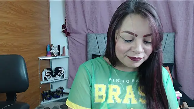 VIOLETTA-HOT online show from November 14, 2025, 10:52 am