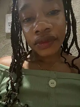  yisela  online show from October 1, 2025, 12:49 am