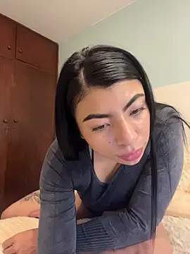 Miaparkerss  online show from May 8, 2026, 10:24 pm