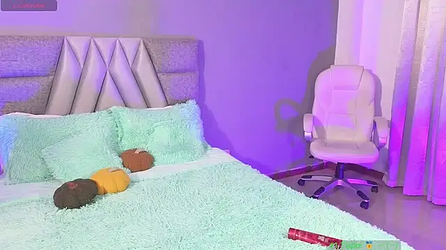 Miaparkerss  online show from January 31, 2025, 9:48 pm