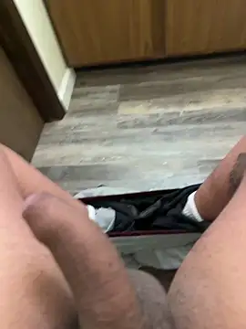 marhi32 online show from November 8, 2025, 2:09 pm