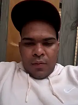 marhi32 online show from October 5, 2025, 11:50 pm