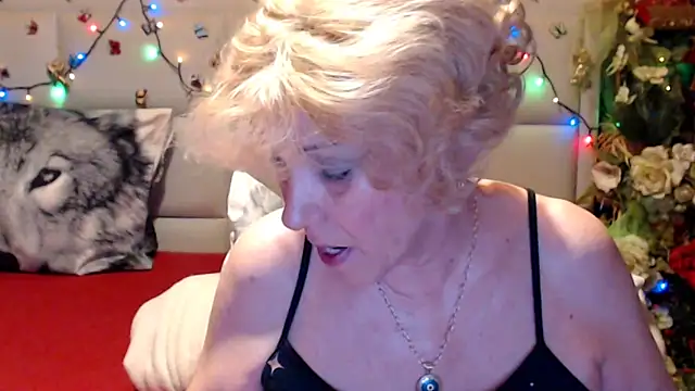 Snapshot of HappyWomanOn chatting on June 2, 2026, 9:20 am HappyWomanOn online show from June 2, 2026, 9:20 am