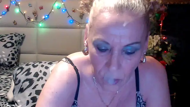 HappyWomanOn online show from July 18, 2026, 9:40 am