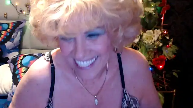 HappyWomanOn online show from May 7, 2026, 7:28 pm
