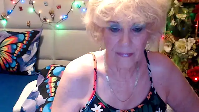 HappyWomanOn online show from June 23, 2026, 6:39 pm