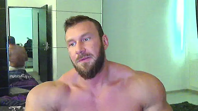 Snapshot of muscularkevin chatting on May 16, 2026, 11:42 am muscularkevin online show from May 16, 2026, 11:42 am
