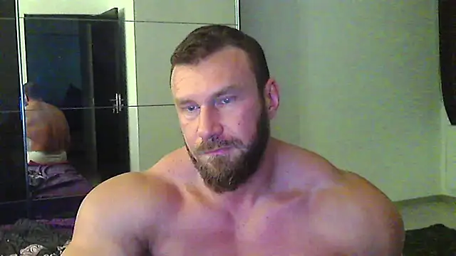Snapshot of muscularkevin chatting on May 18, 2026, 4:07 am muscularkevin online show from May 18, 2026, 4:07 am