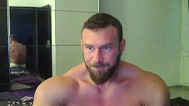 Snapshot of muscularkevin chatting on May 16, 2026, 3:27 am muscularkevin online show from May 16, 2026, 3:27 am