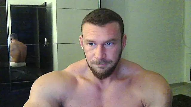 muscularkevin online show from November 14, 2025, 4:27 am