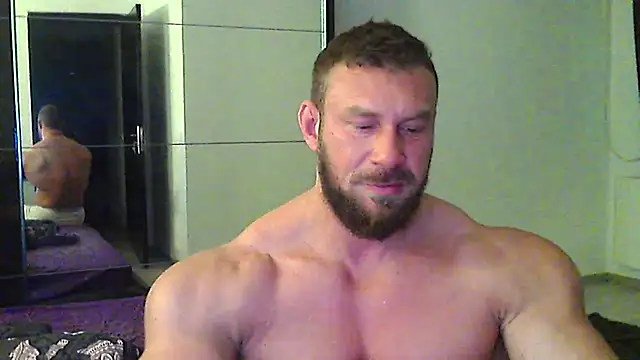 muscularkevin online show from April 24, 2026, 3:41 am
