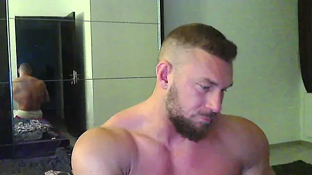 Snapshot of muscularkevin chatting on May 19, 2026, 3:24 am muscularkevin online show from May 19, 2026, 3:24 am