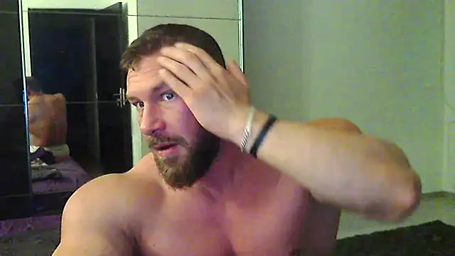 muscularkevin online show from May 6, 2026, 3:21 am