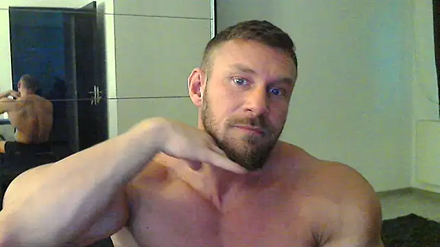 muscularkevin online show from February 17, 2025, 3:11 pm