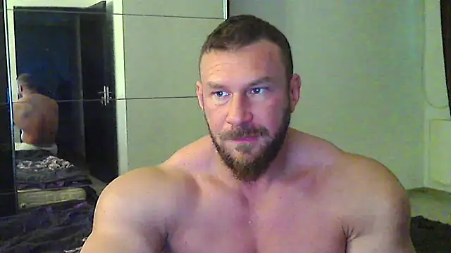 muscularkevin online show from April 15, 2026, 4:18 am