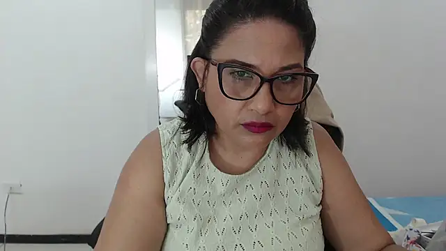 Katha Marck online show from December 3, 2025, 12:59 pm