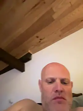 davigochi77bcn online show from February 25, 2025, 2:25 am