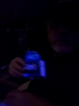 Hotredheadandtoungelasher online show from April 27, 2026, 7:06 am