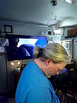 Hotredheadandtoungelasher online show from February 28, 2026, 4:56 am