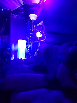 Hotredheadandtoungelasher online show from March 10, 2025, 9:01 am