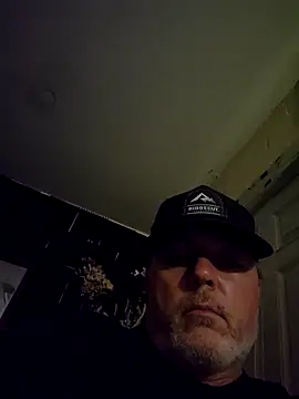 Hotredheadandtoungelasher online show from April 27, 2026, 7:12 pm