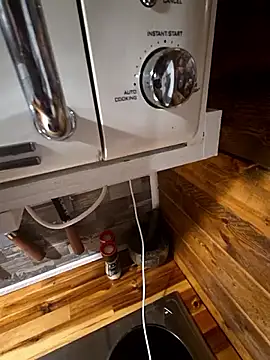 Hotredheadandtoungelasher online show from September 22, 2025, 6:19 am