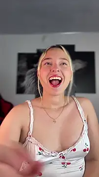 Irisweet  online show from December 21, 2025, 2:52 pm