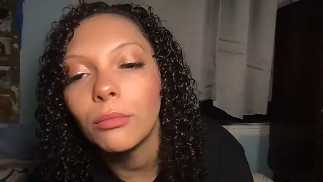 Snapshot of LuLuValenttine101 chatting on March 18, 2026, 12:36 am LuLuValenttine101 online show from March 18, 2026, 12:36 am