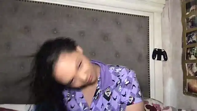 Snapshot of LuLuValenttine101 chatting on April 15, 2026, 1:15 pm LuLuValenttine101 online show from April 15, 2026, 1:15 pm