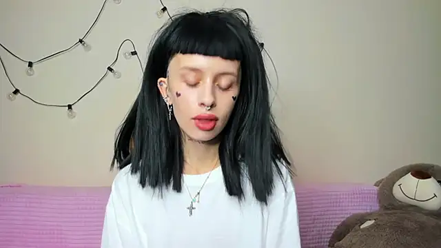 FlowerOfSin2001 online show from October 7, 2025, 3:57 pm