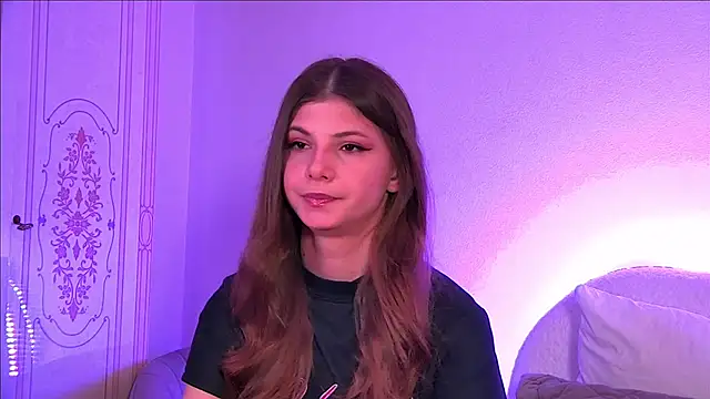 AudreyBarlow online show from March 18, 2025, 9:34 am