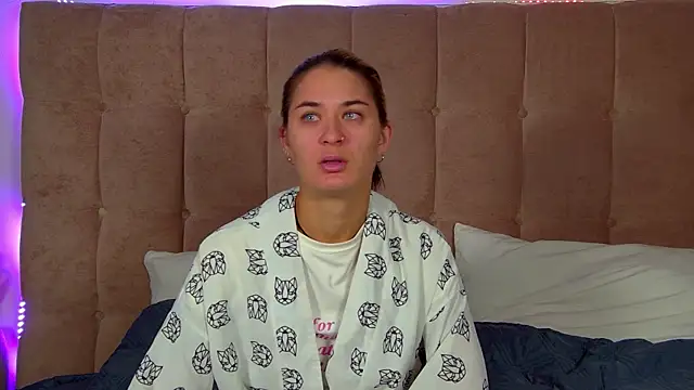 RachelSimpson online show from September 17, 2025, 6:21 pm