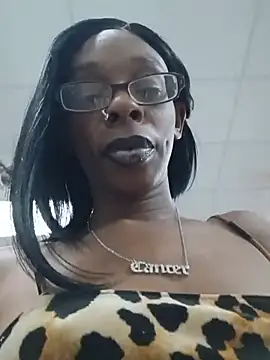 Snapshot of Jasmine_FullsShine chatting on July 6, 2026, 4:09 pm Jasmine FullsShine online show from July 6, 2026, 4:09 pm