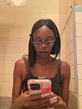 Snapshot of Jasmine_FullsShine chatting on July 7, 2026, 5:43 am Jasmine FullsShine online show from July 7, 2026, 5:43 am
