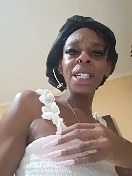 Snapshot of Jasmine_FullsShine chatting on August 3, 2026, 6:43 am Jasmine FullsShine online show from August 3, 2026, 6:43 am
