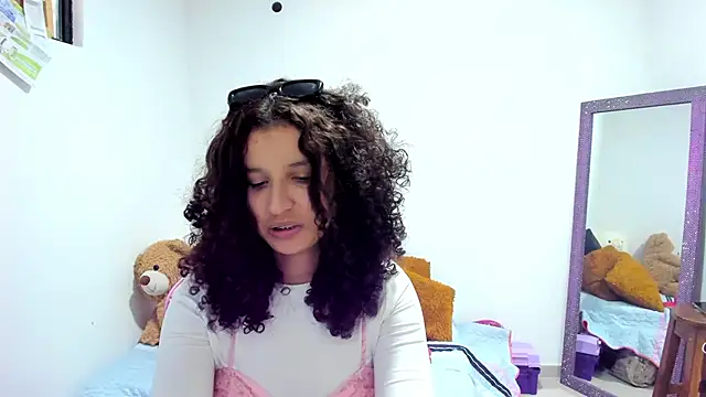 Cositarica  online show from October 5, 2025, 4:09 pm