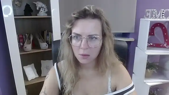 Zoey Erotic online show from September 11, 2025, 4:23 am